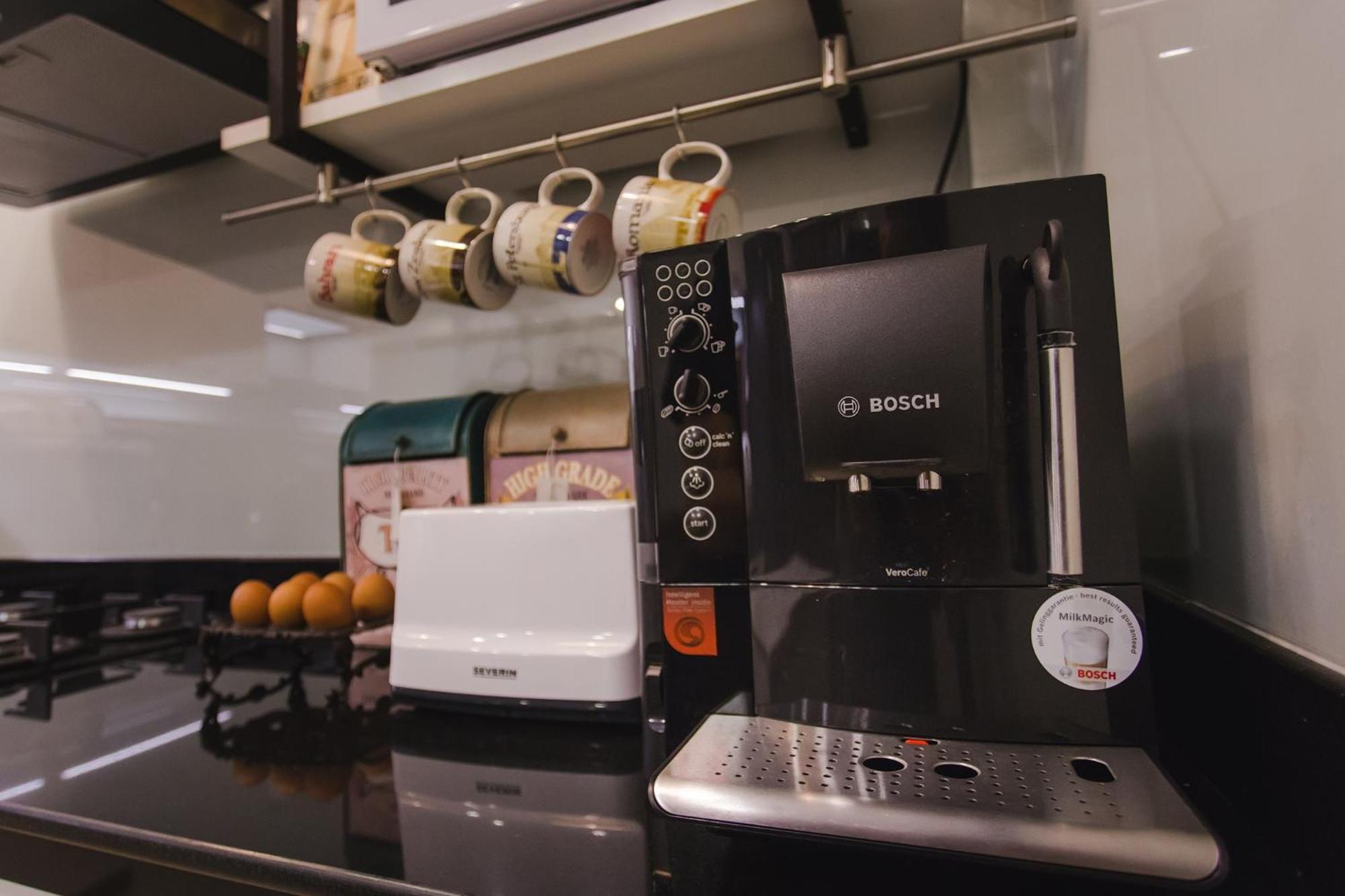 Narra House Sukhumvit58 Couette-café