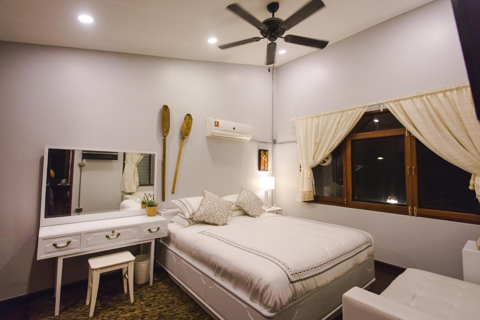 Narra House Sukhumvit58 Couette-café 3*